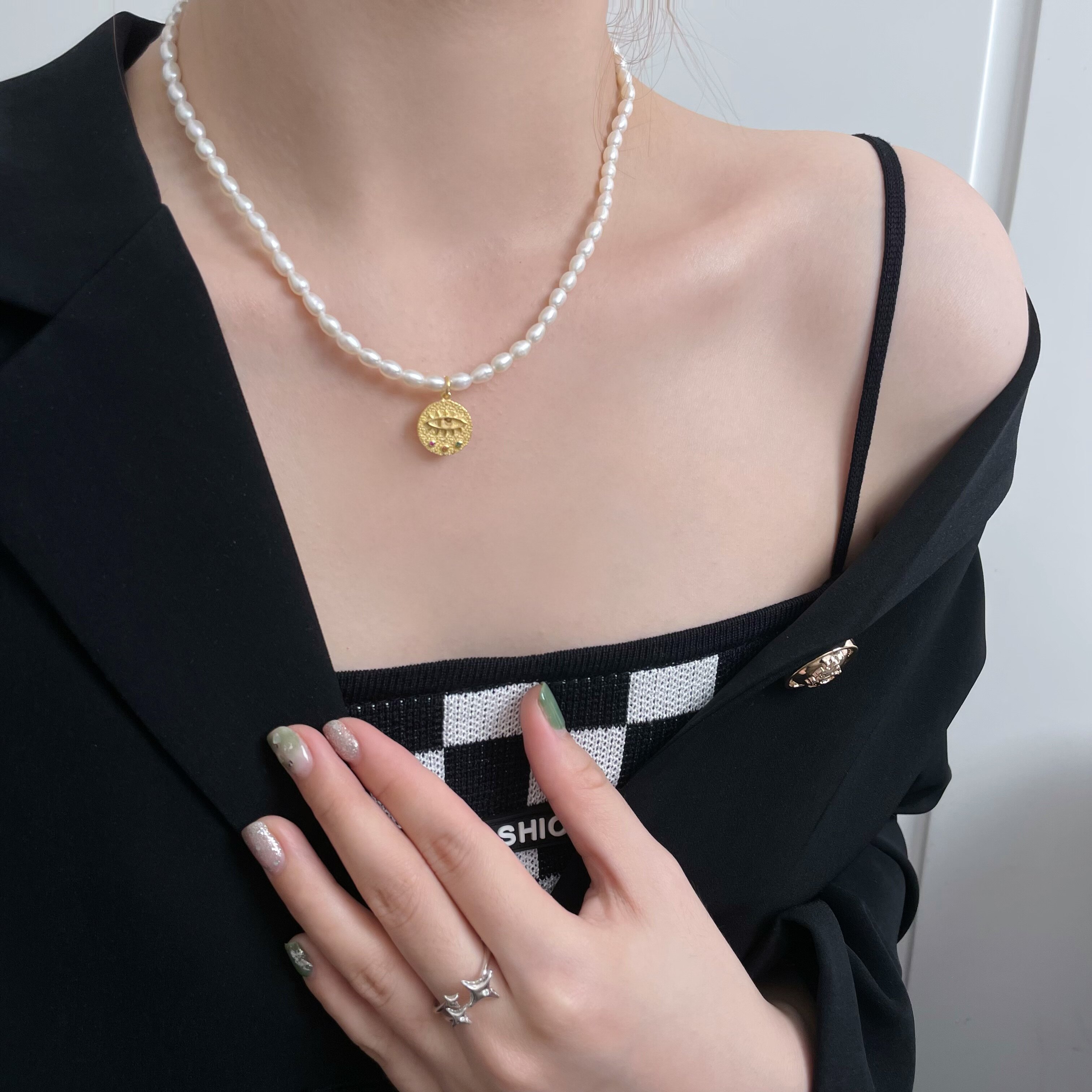 925纯银我们的婚姻白百合同款守护之眼天然淡水珍珠女ins金币项链
