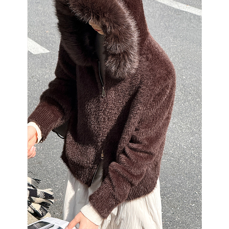 潮衣看2025冬季新款时尚大毛领女连帽针织衫拉链毛衣宽松软糯外套