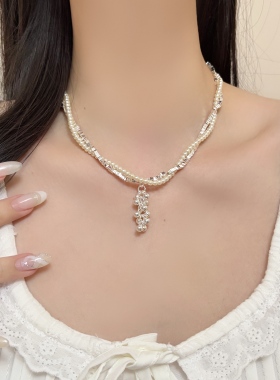 双层轻奢小众葡萄串珍珠锁骨链