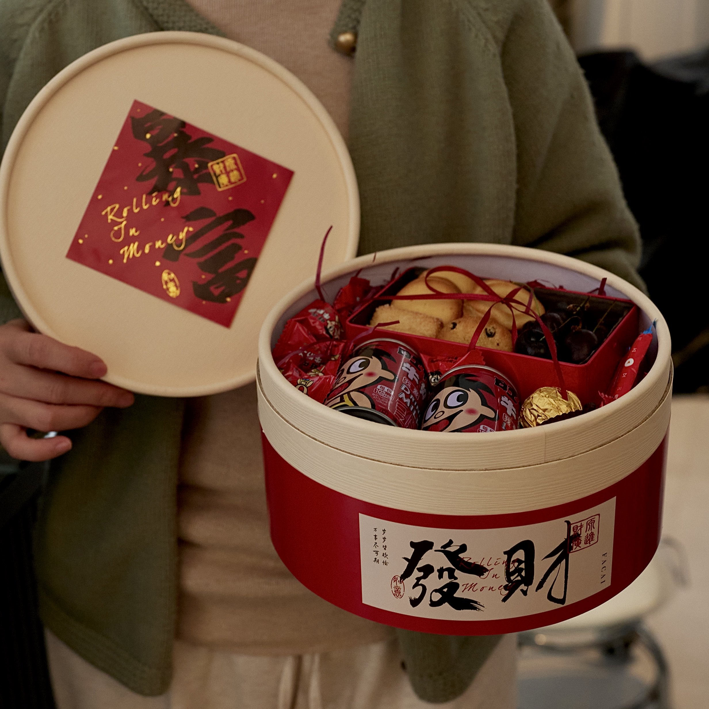 2026新年礼品包装盒马年春节礼物袋零食袋红色袋子饼干太妃抱抱桶