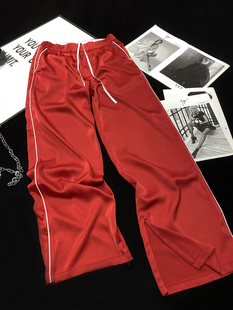 脚开叉拖地醋酸缎面运动裤 CCA侧边白条仿绸缎红色亮面长裤 拉链裤
