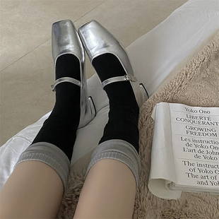 黑灰拼色堆堆袜拿捏住了 有被这款 超显腿细 真 家人们谁懂啊