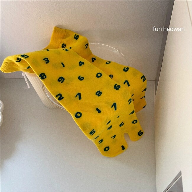 美呆了！介个黄色数字分趾袜我真的会一直夸！一整个清新自然百搭