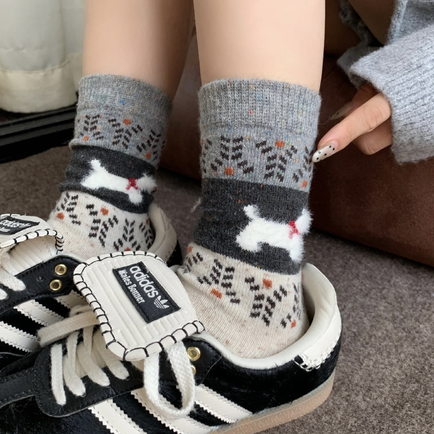 费尔岛的日系狗狗羊毛袜子～超！圣诞氛围感！配德训鞋太复古啦！