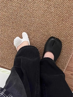 tabi分趾袜绝绝子～夏天专属的隐形浅口二趾船袜哦！搭配猪蹄鞋