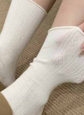 get到了白色堆堆袜的高级感！法式温柔~美女子快冲！