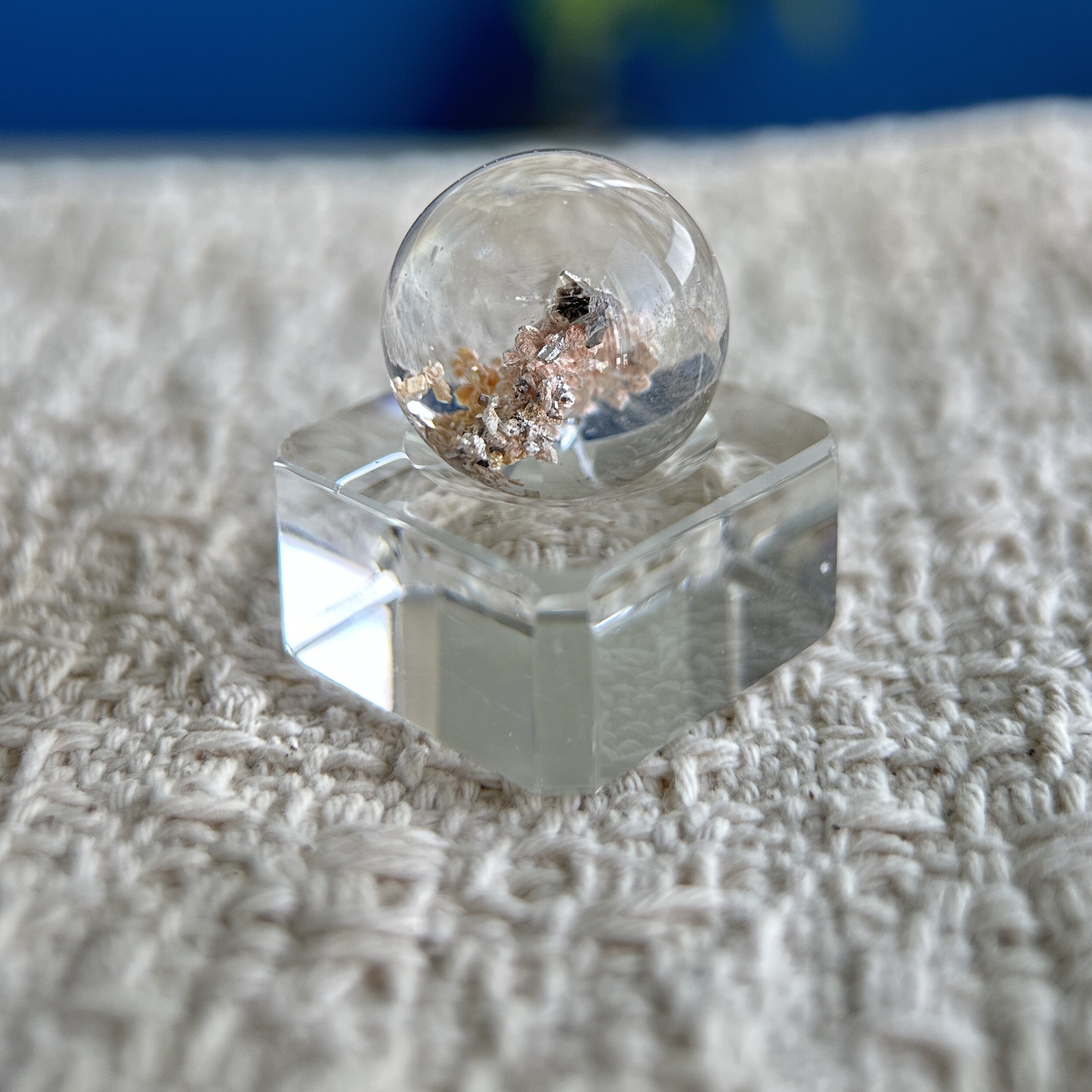 【无鉴赏】精品&middot;稀有粉黑黄三色方解石共生（18.8mm)
