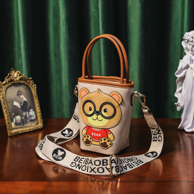北包包手机包包女夏2024新款斜挎包休闲百搭手提小包迷你可爱小熊