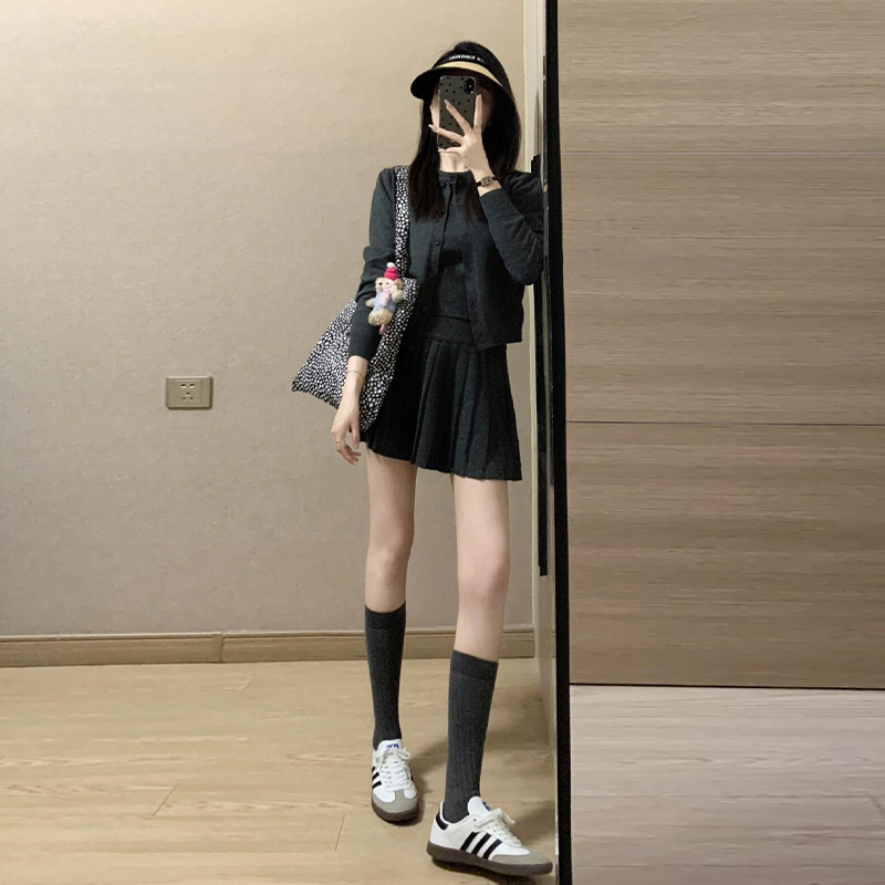 秋装2025年新款针织连衣裙子女秋季miu系巨好看韩系穿搭一整套装