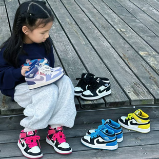 儿童鞋子2025新款秋冬板鞋女童运动鞋熊猫黑白色高帮男童鞋宝宝鞋
