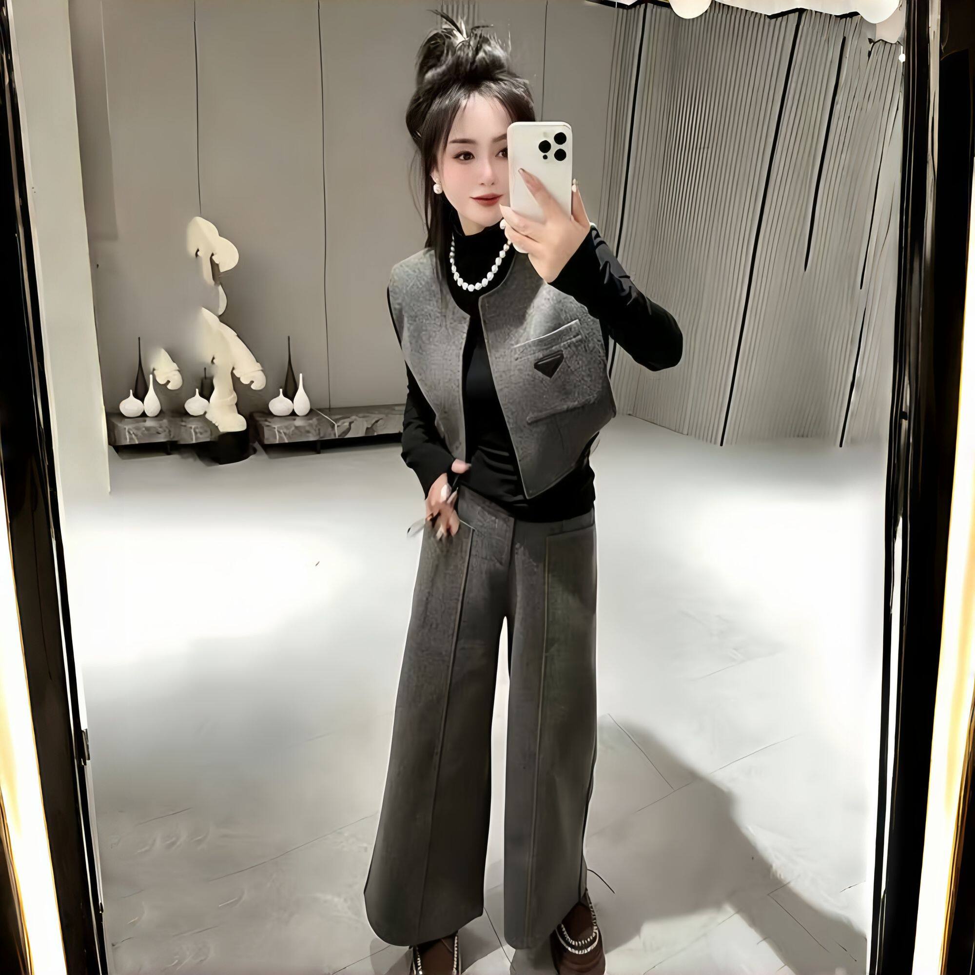 高级感灰色呢子马甲搭配阔腿裤显瘦通勤穿搭神器极简三件套