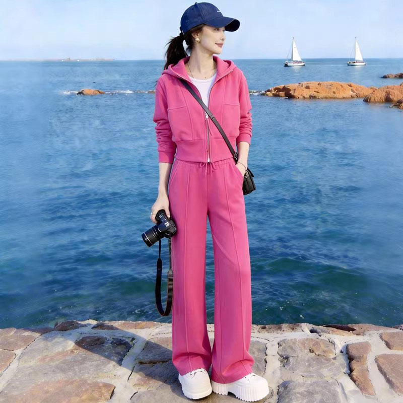 胖东来小个子显高休闲运动套装女春洋气玫红色短款外套上衣阔腿裤