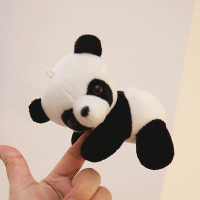 可爱歪头熊猫挂件玩偶毛绒钥匙扣仿真抱手竹笋熊猫背书包包小挂饰