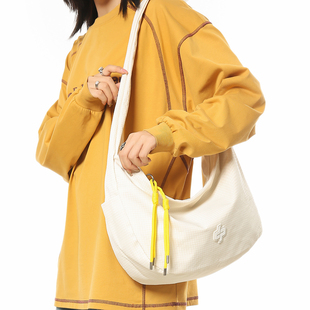 斜挎包女时尚大容量饺子包百搭单肩包男休闲通勤包包大学生上课包