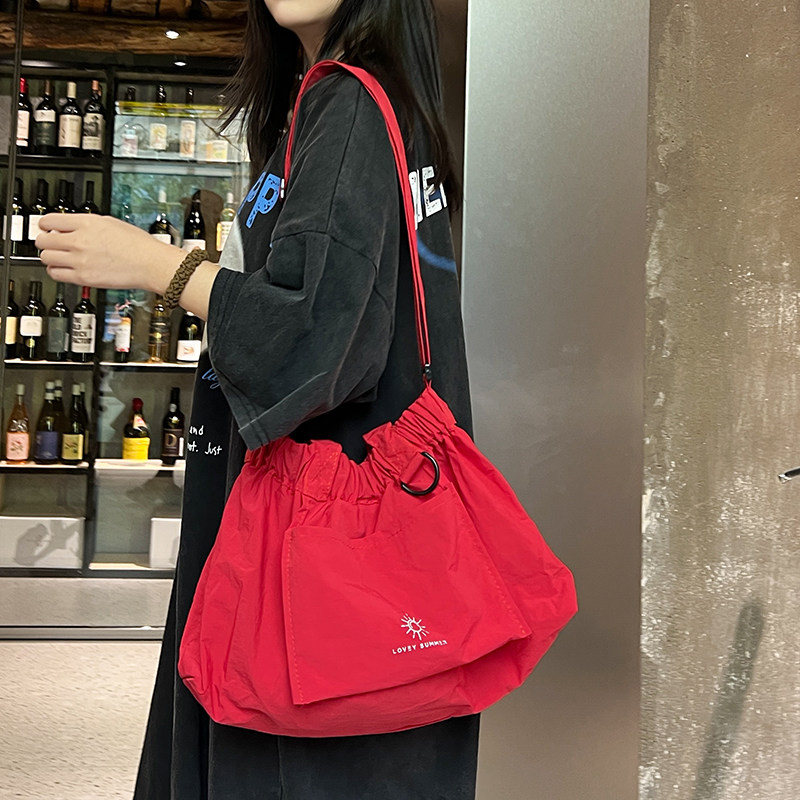 斜挎包女新款包包轻便尼龙布包大学生单肩包手提包大容量购物袋子