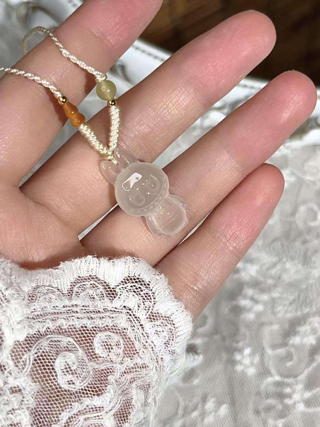 爆款labubu拉布布玛瑙玉髓吊坠天然玉石冰种通透小饰品礼物挂件坠