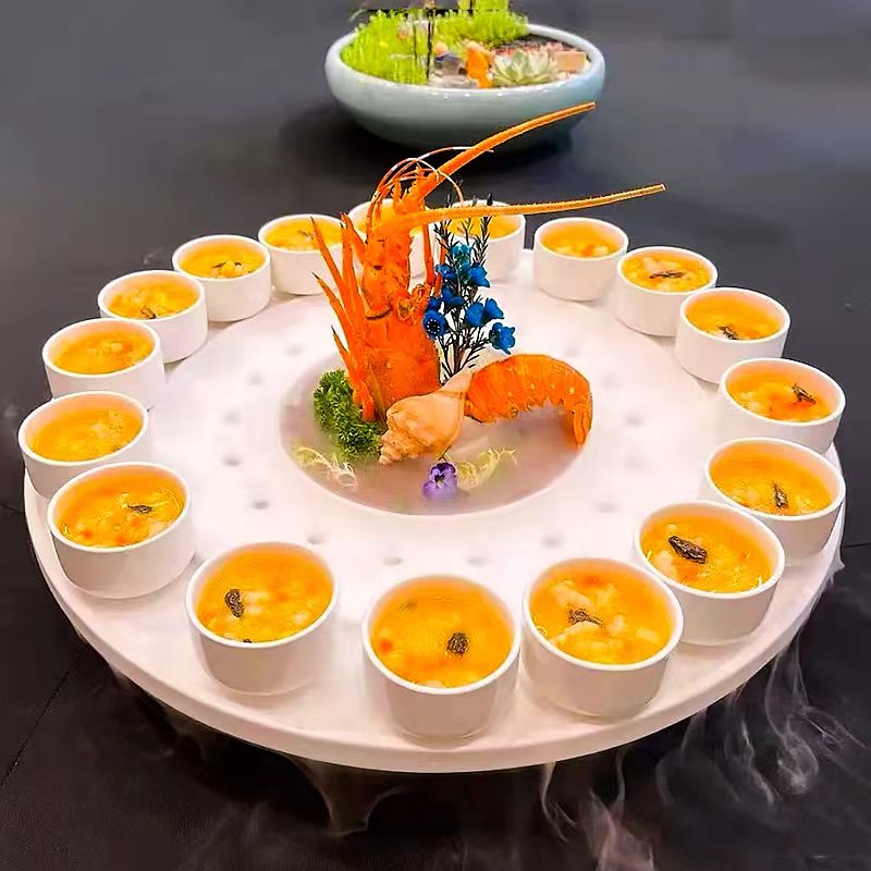 龙腾海鲜干冰酒店意境餐具拼盘