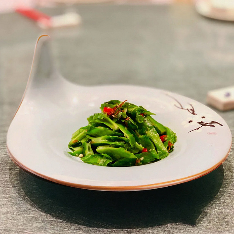 酒店会所餐厅异形不规则创意餐具特色意境菜融合冷菜热菜小炒盘子