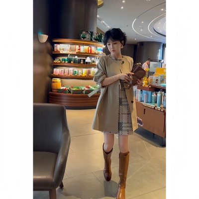 浅卡其色复古风衣女小个子