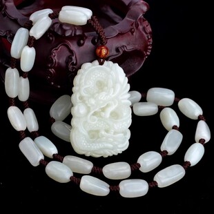 玉石生肖龙吊坠本命年平安护身玉项链天然和田玉白玉龙腾四海挂件