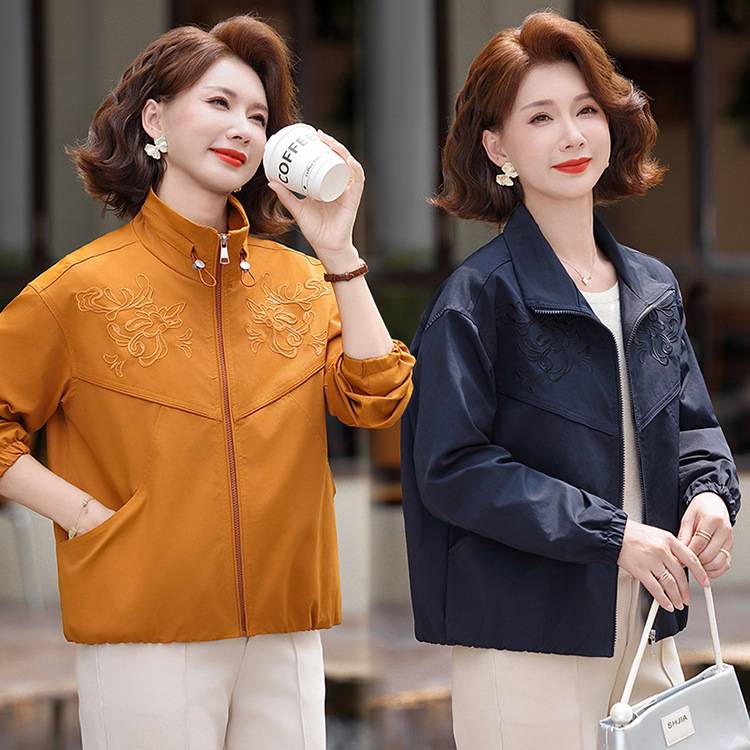 专柜2026新款妈妈秋装翻领夹克开衫中老年女装洋气百搭显气质风衣