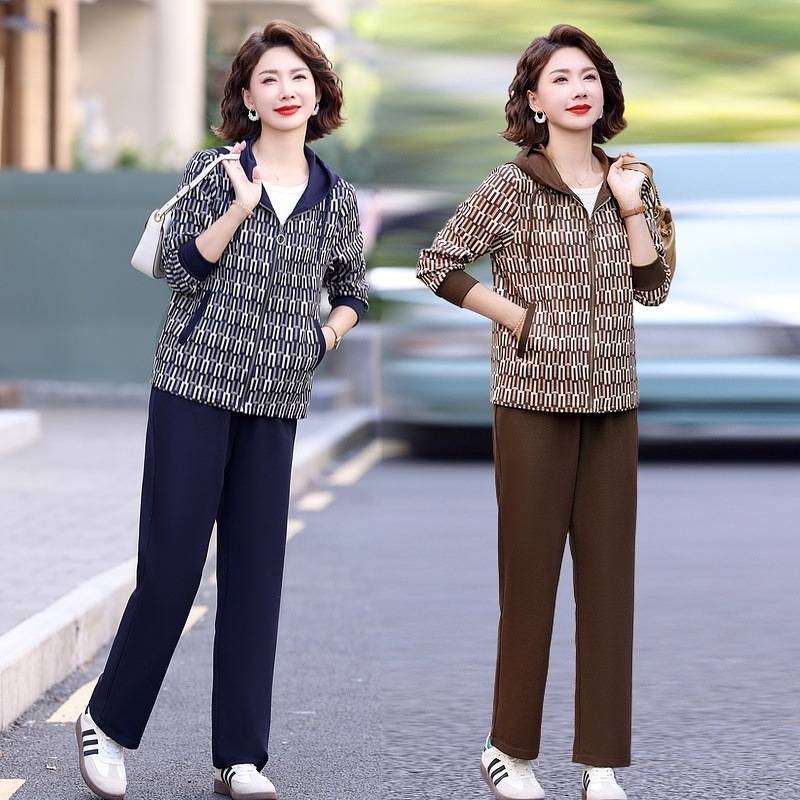 专柜中年妈妈春秋新款洋气休闲套装中老年女装连帽碎花上衣裤子两