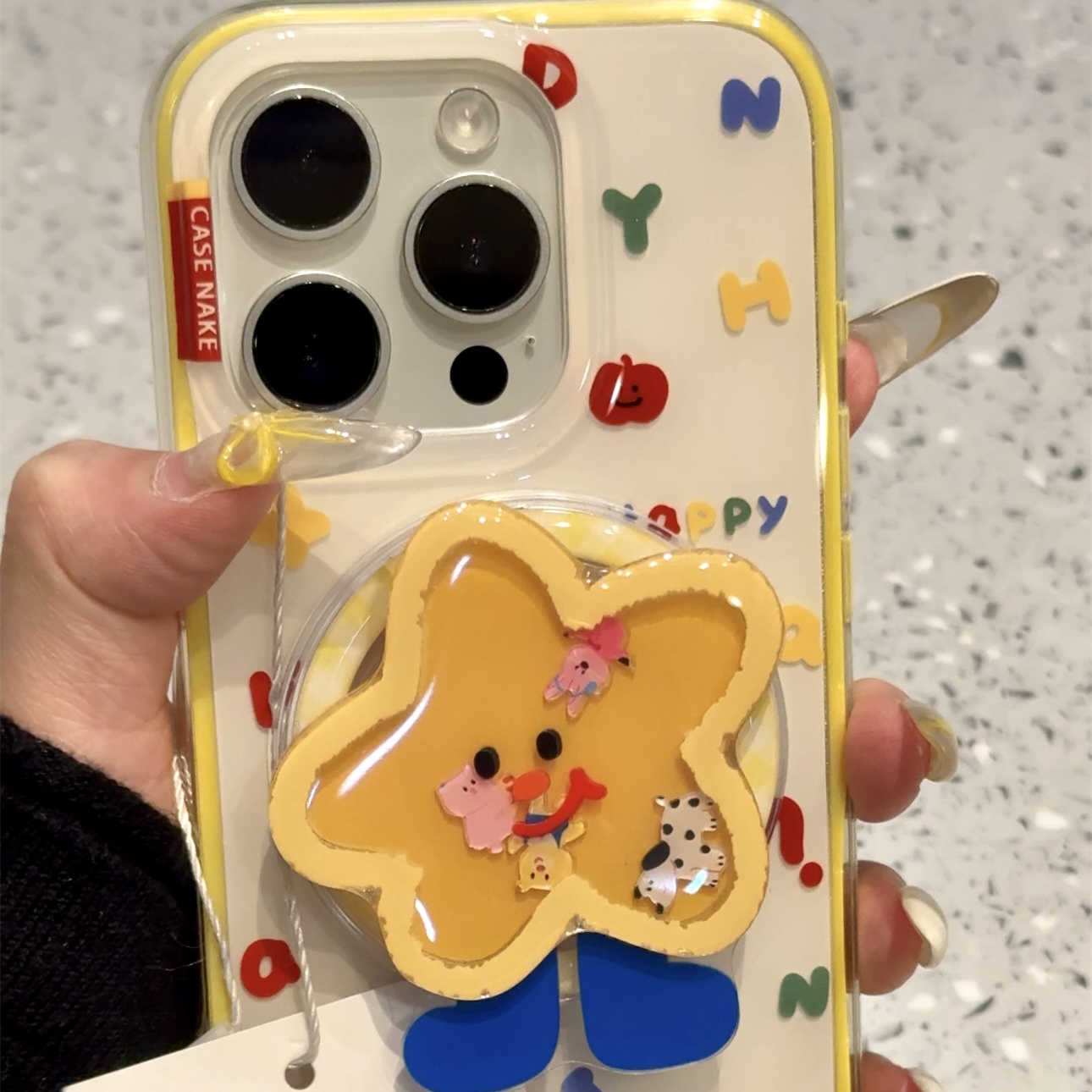 黄色边框白底满屏彩色英文适用iphone16promax苹果15磁吸手机壳14