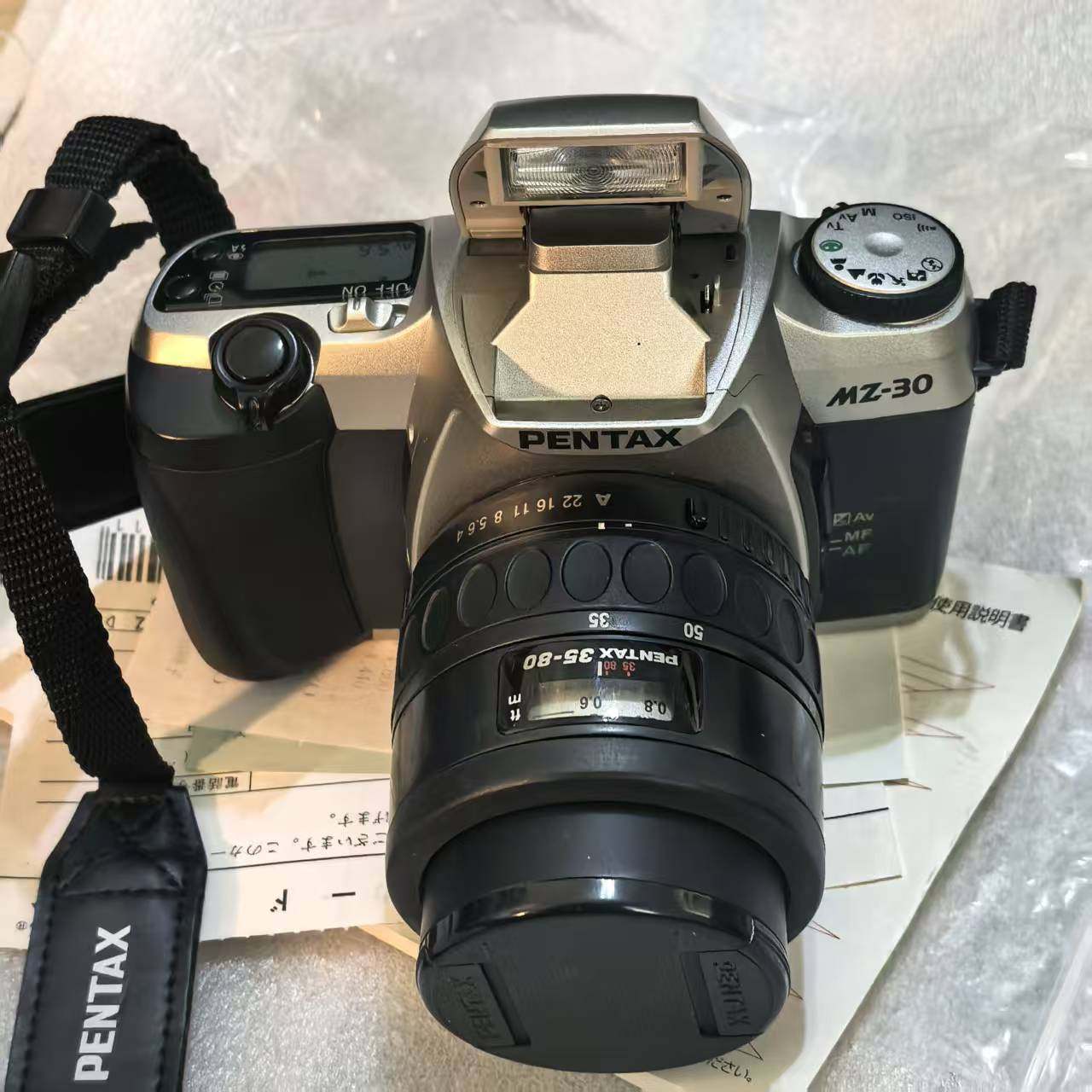 非常新的Pentax宾得MZ-30胶片相机及说明书，带原装35-80mm镜头