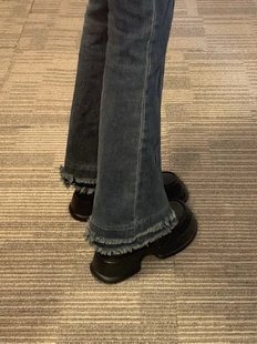 胖mm高腰宽松显瘦拖地喇叭裤 港风毛边牛仔裤 女设计感小众秋冬大码