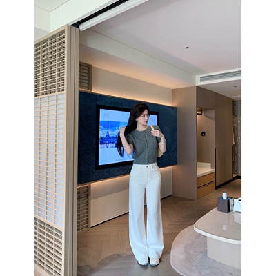 小象超绝高腰显腿长直筒牛仔裤