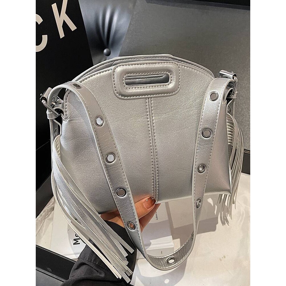 官方正品简约时尚手提流苏包包女式2026春季新款个性洋气单肩包休