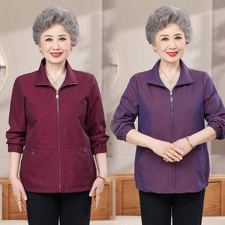 官方正品奶奶装今年流行上衣洋气秋装风衣中老年人女装妈妈春秋款