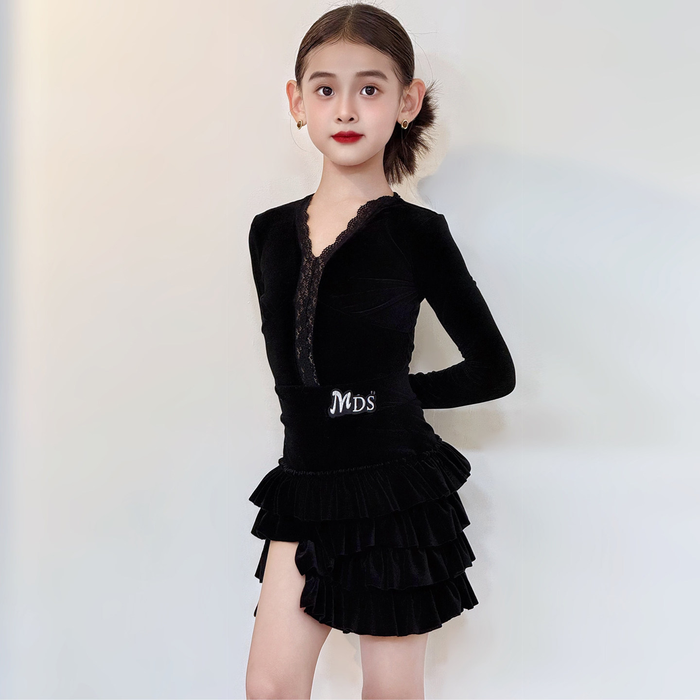 拉丁舞服装女童练习套装女V领丝绒长袖蛋糕裙显瘦高级感舞蹈服装