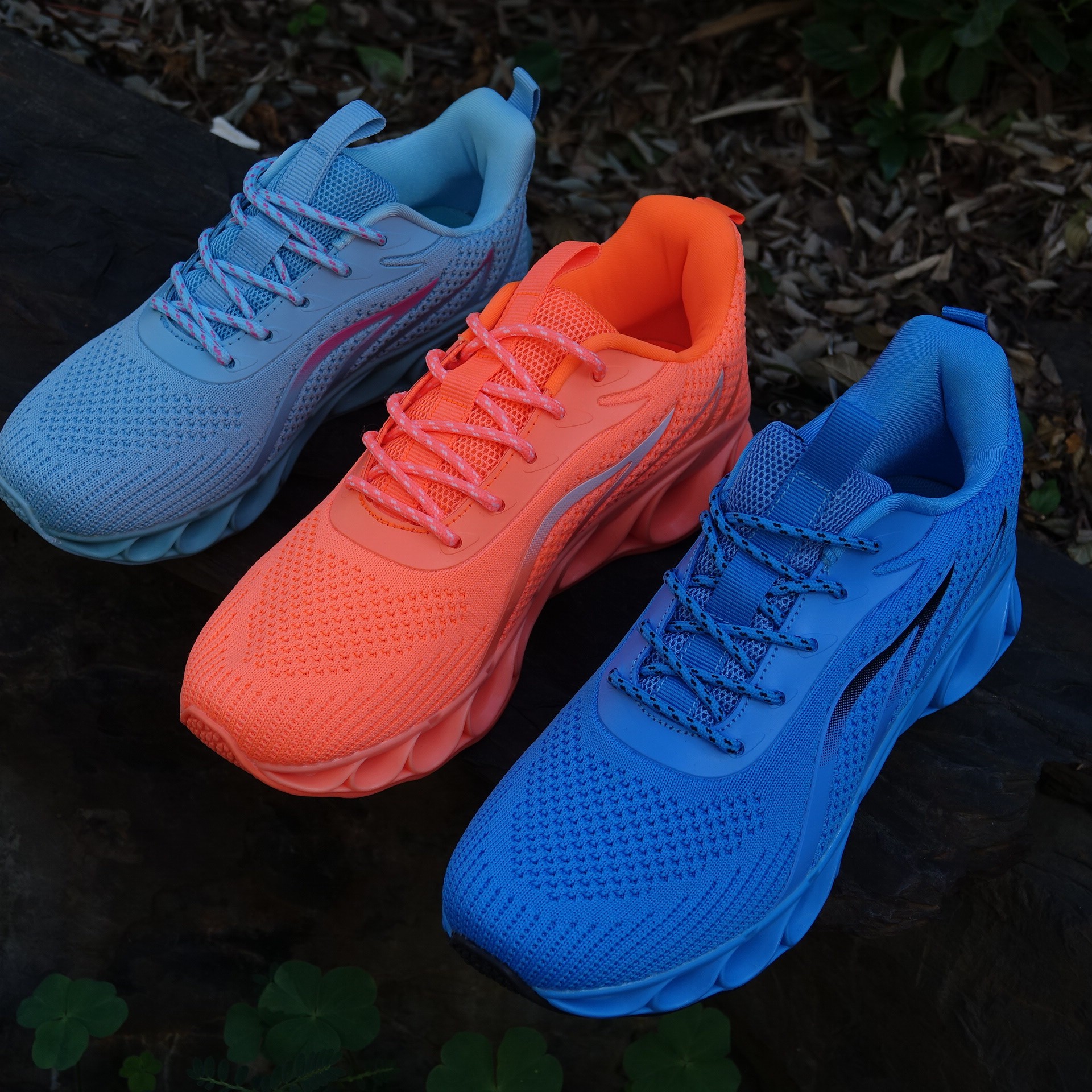 原单货秋季新品刀锋底避震高弹跳跑鞋飞织快跑轻跑健步走男鞋女鞋