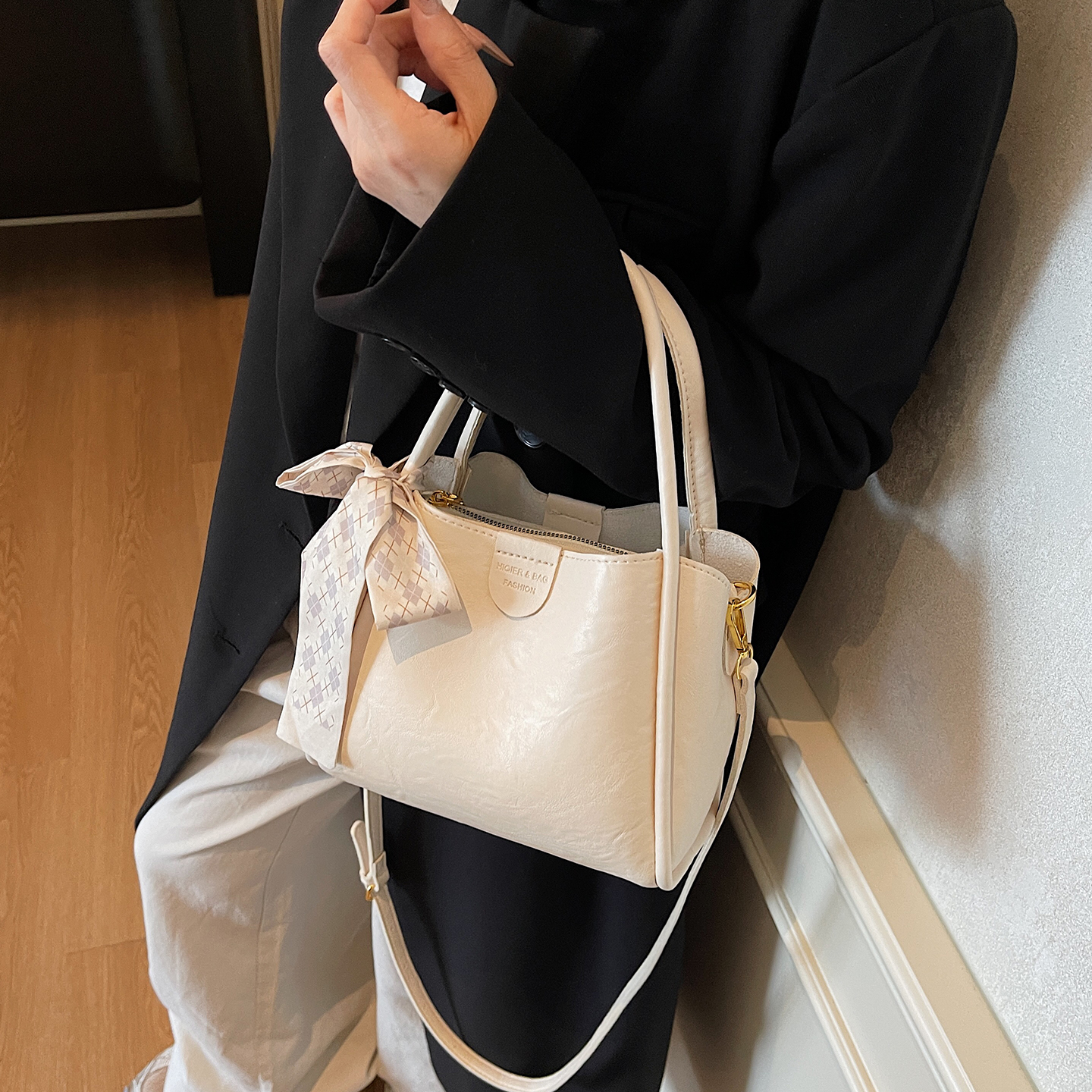 高级感时尚手提水桶包