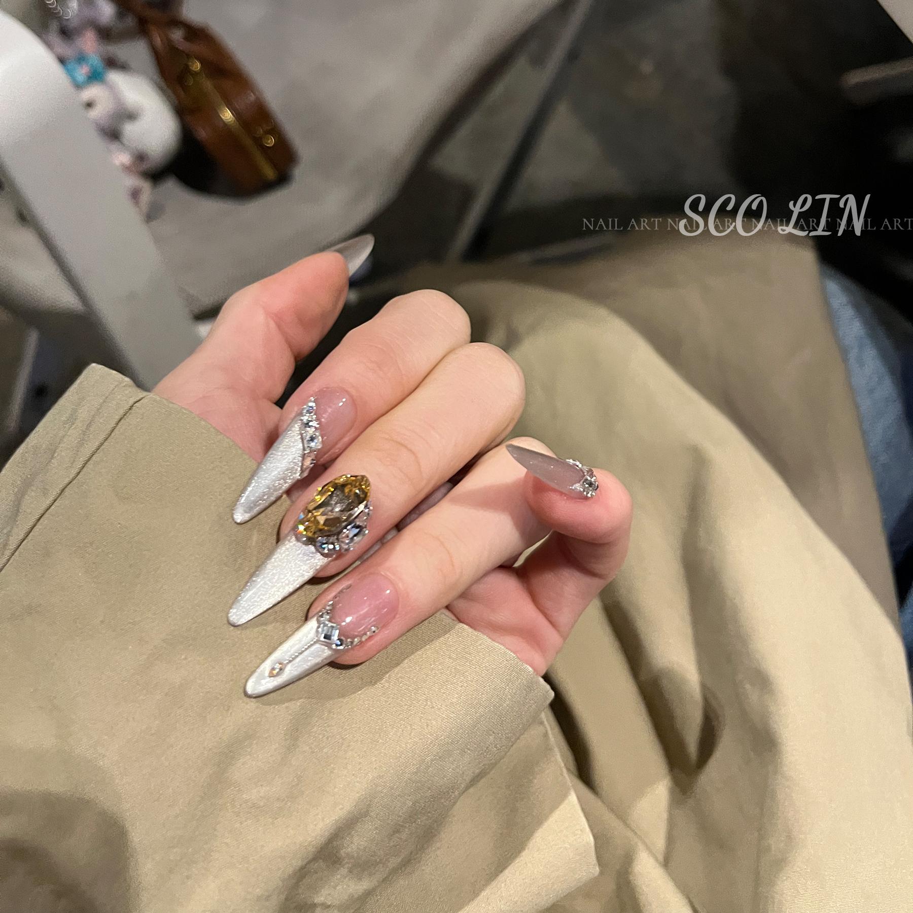 宽光银金猫眼超长杏仁手工穿戴甲