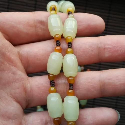 Ожерелье, подвеска из нефрита