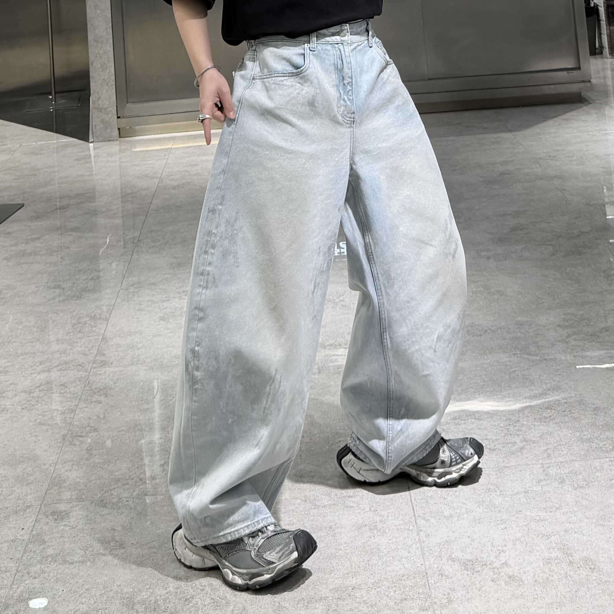 潮牌26春夏直筒牛仔裤男美式水洗做旧浅色宽松青年帅气弯刀阔腿裤