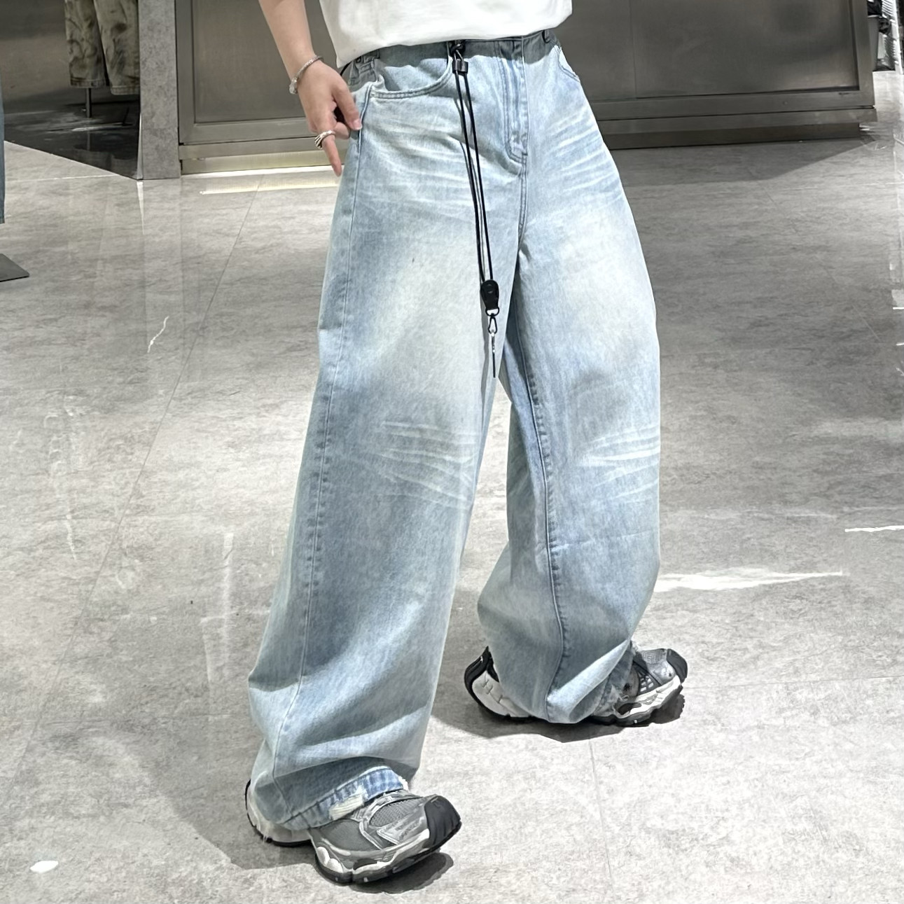 潮牌秋季直筒牛仔裤男ins韩版水洗脚口磨破宽松青年帅气阔腿裤潮