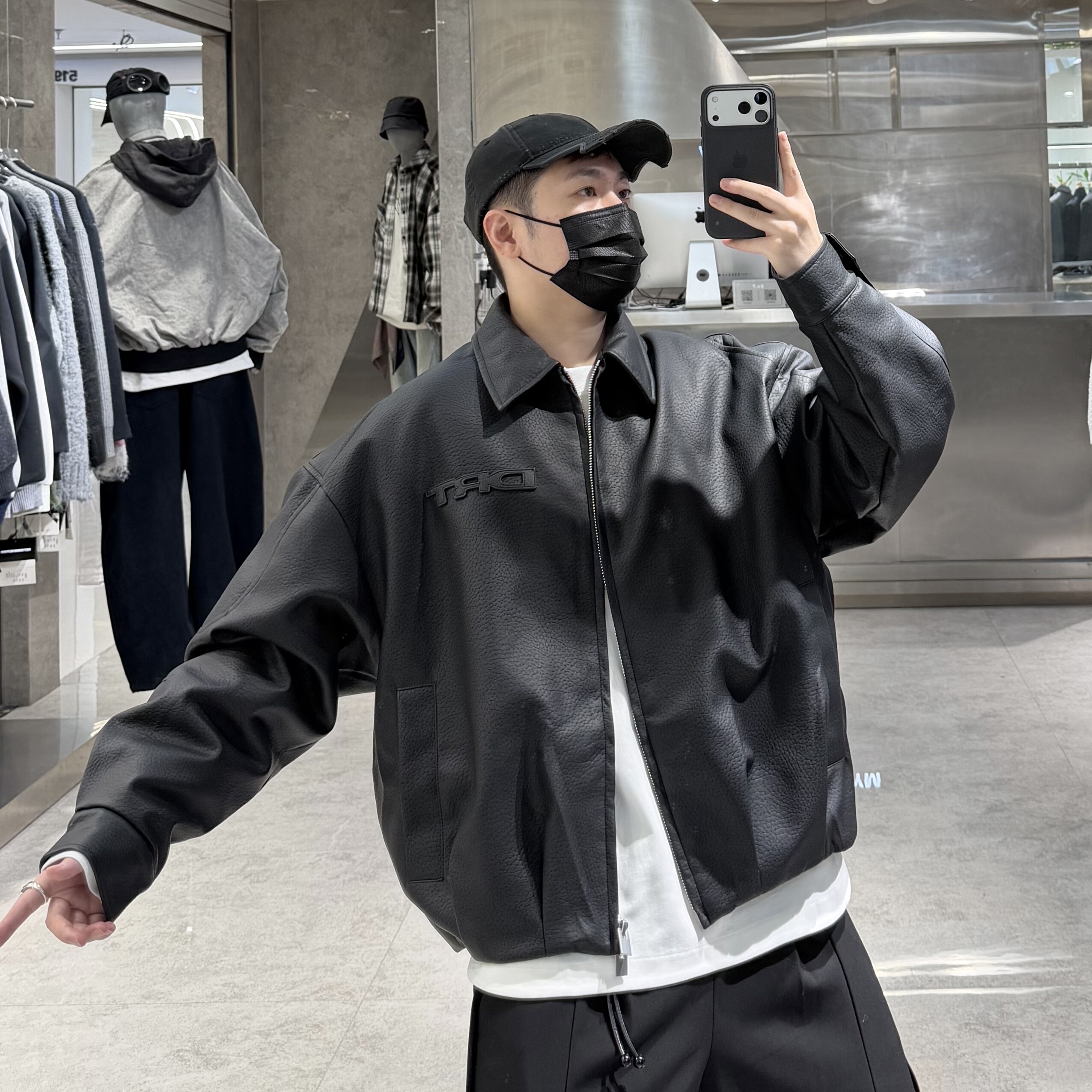 潮牌冬季翻领pu皮羽绒服男韩版老钱风字母刺绣宽松青年保暖羽绒衣