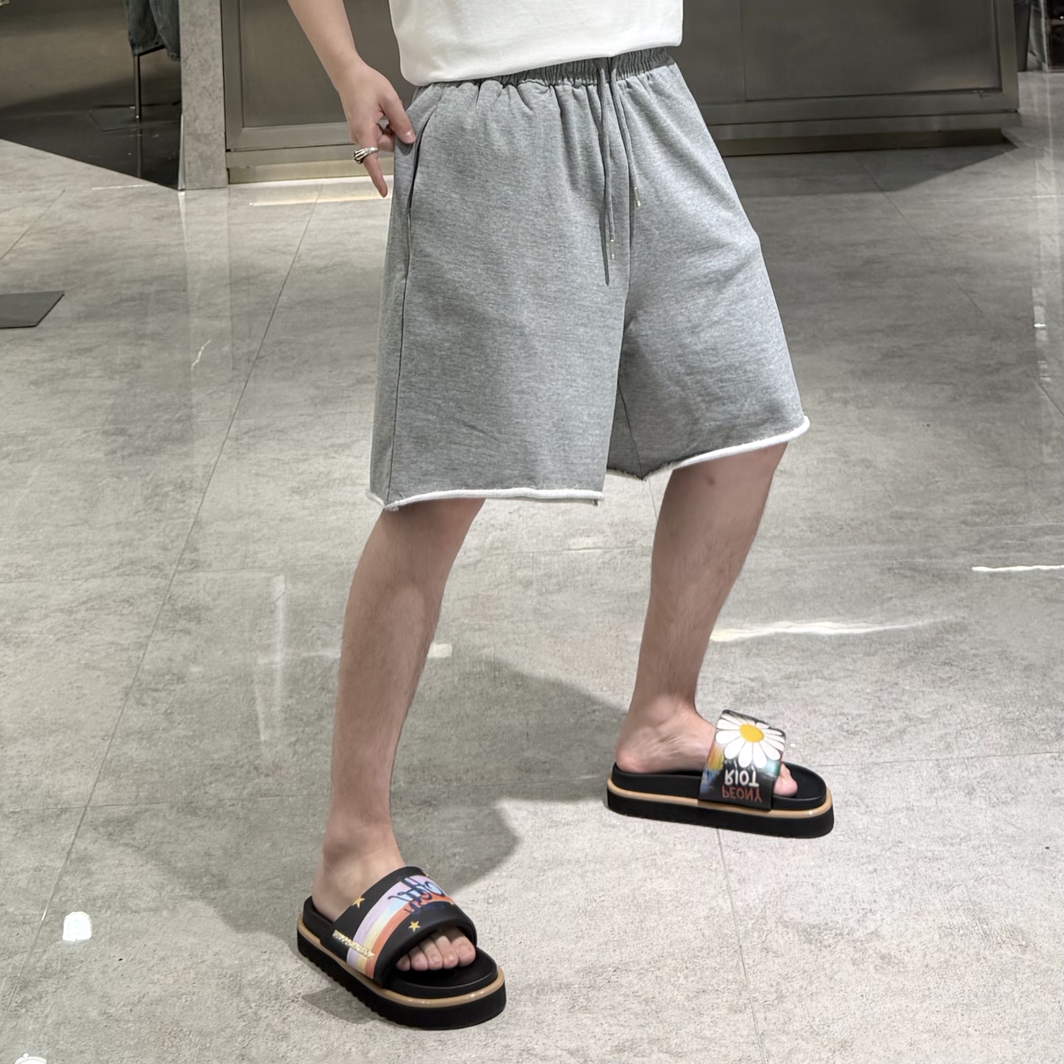 潮牌夏季针织短裤男ins韩版纯色毛边设计宽松青年帅气百搭五分裤