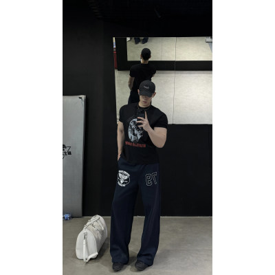 ANYWEAR美潮复古数字飞翼徽章印花阔腿慵懒百搭植绒保暖休闲卫裤