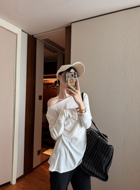 摩登197韩版一字肩长袖T恤女2026春新款斜肩设计感气质上衣2F051