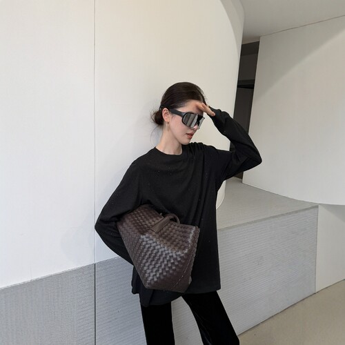 摩登197满天星烫钻圆领长袖T恤女