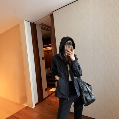 摩登197连帽拉链防晒冲锋衣女款