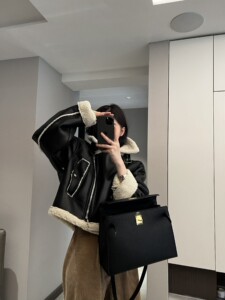 摩登197皮毛一体短款外套女2033冬季新款宽松加厚机车服上衣M9320