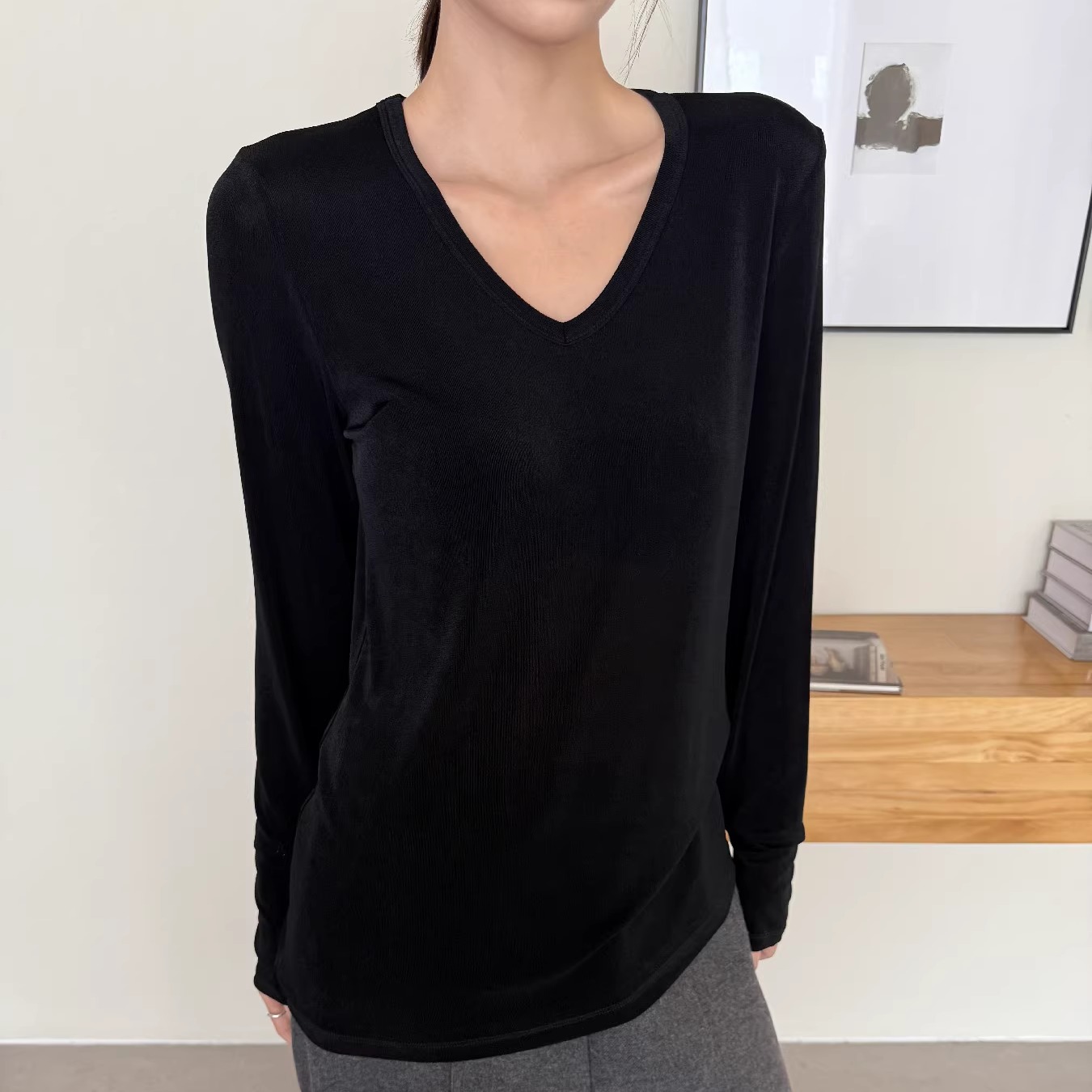 摩登197醋酸V领长袖T恤打底上衣