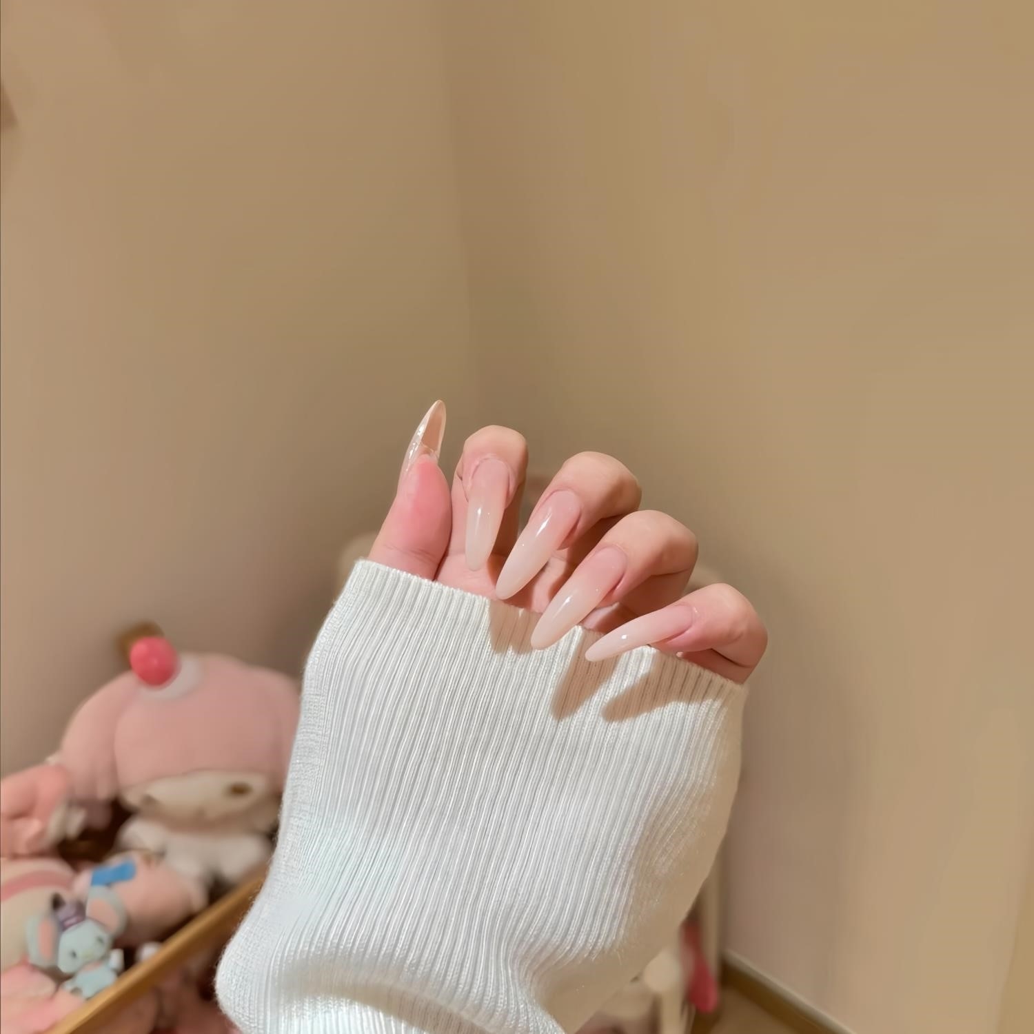 手工纯色穿戴甲2025新年款简约显白成品美甲贴片长款乳白色假指甲