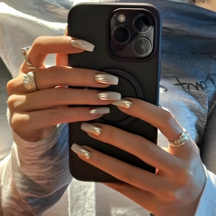 2026年新款INS极简风魔镜粉乳白渐变银高级显白手工穿戴甲可拆卸