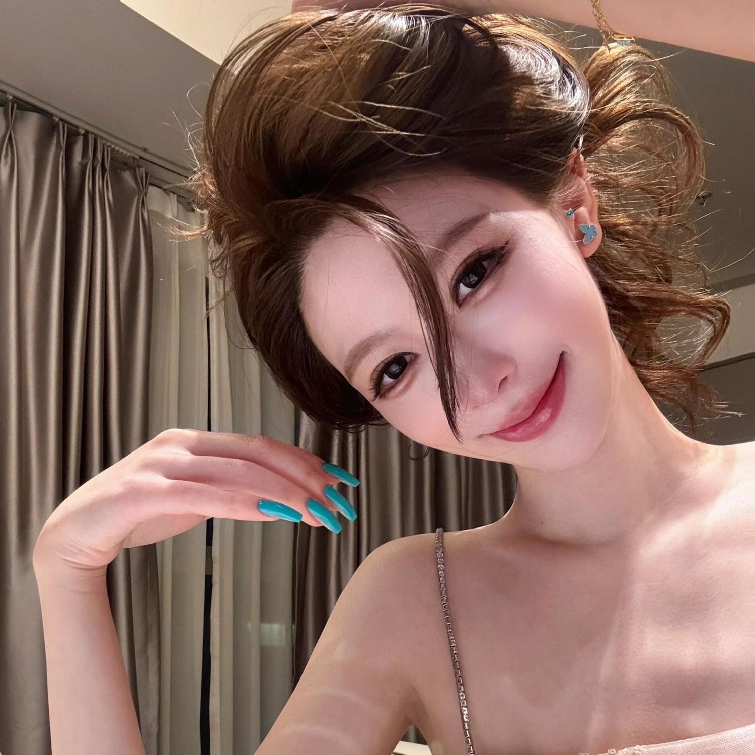 海盐蓝穿戴美甲欧美日系纯色显白单色光疗假指甲贴片成品可拆卸